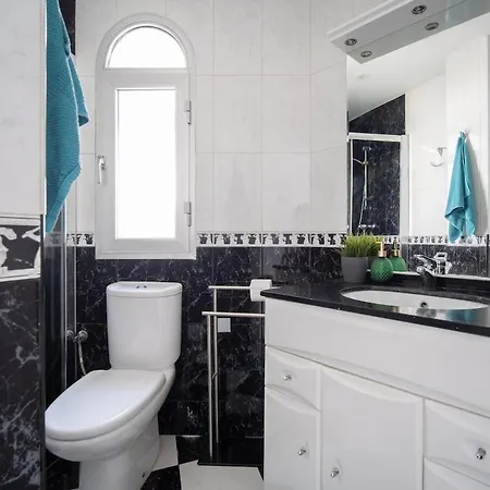 Apartment Stunning Townhouse In Pacos *