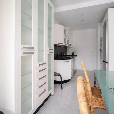 Stunning Townhouse In Pacos Apartment Fuengirola