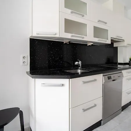 Stunning Townhouse In Pacos