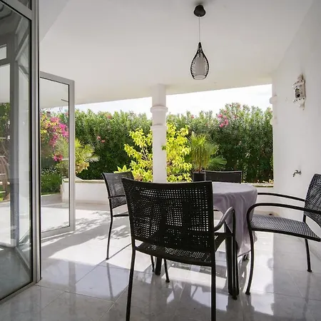 Stunning Townhouse In Pacos *