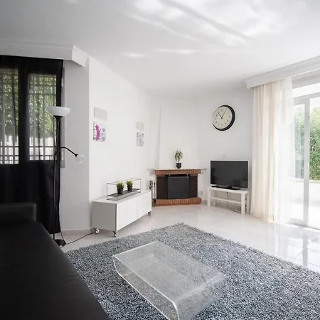 Stunning Townhouse In Pacos Fuengirola