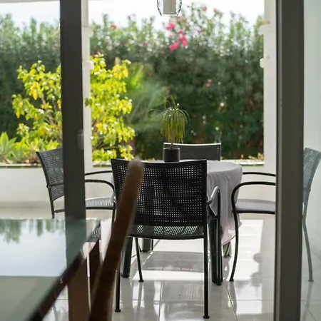 Stunning Townhouse In Pacos